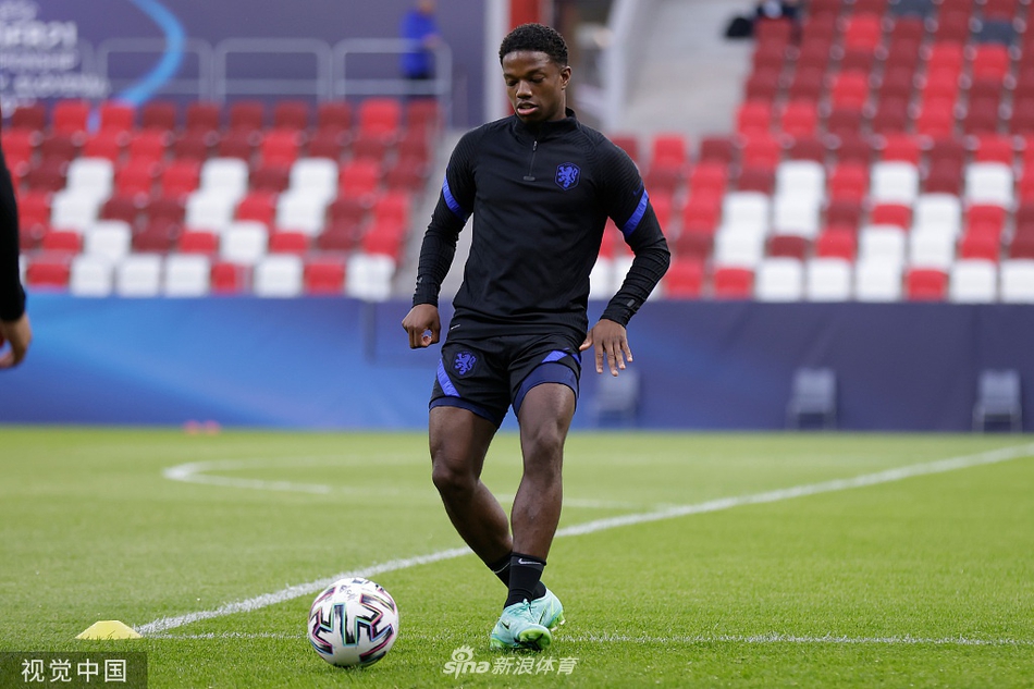 特爾：我很喜歡科比；凱恩幫了我很多，前幾天還聊天了