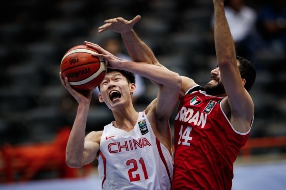 第38分鐘，居萊爾后場被斷，拉什福德助攻費爾明破門，巴薩1