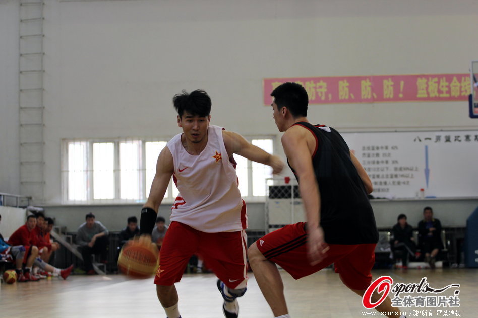 羅貝托曬與阿爾巴合照：很榮幸與你共度那么多歲月，祝一切順利