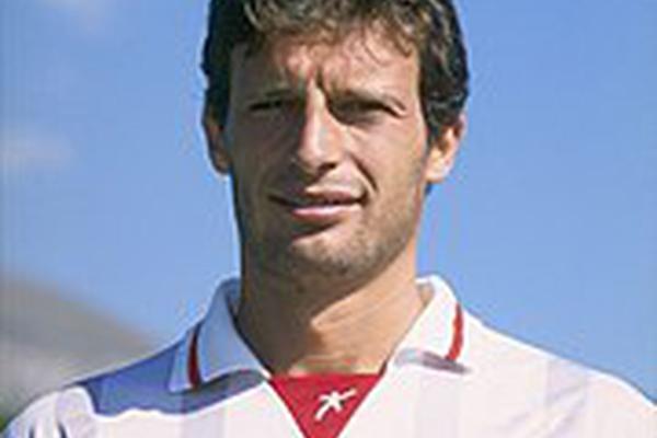 薩內蒂：永遠記得對陣維琴察的首秀 能擔任15年國米隊長意義非凡Richard                                                              
