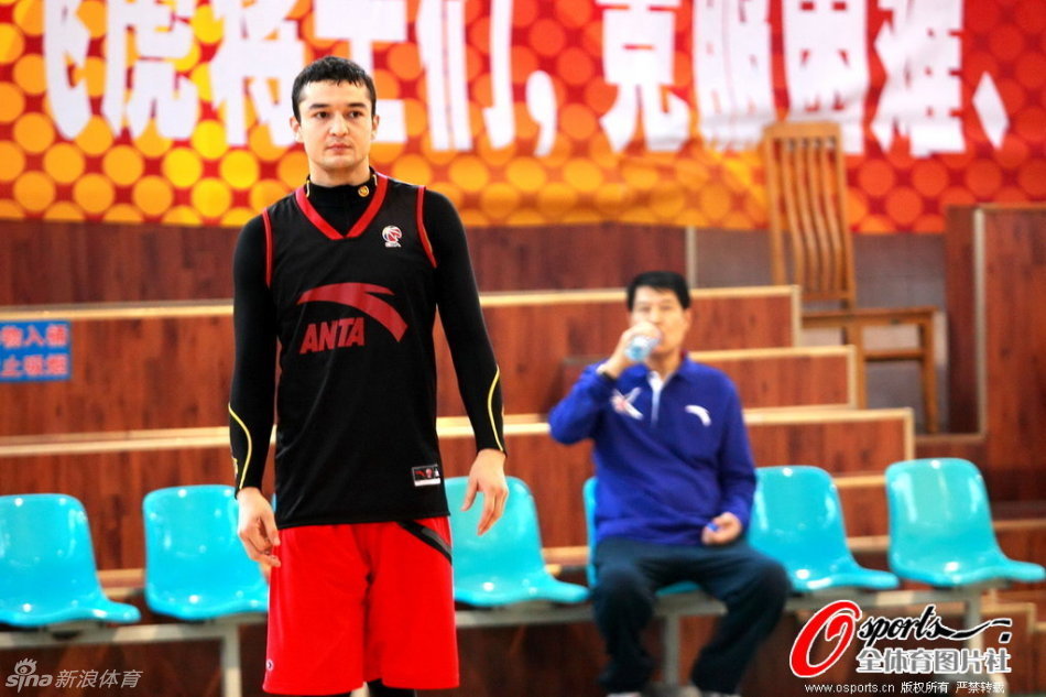迪馬濟奧：達尼洛越來越接近加盟那不勒斯，拉斯帕多里更接近留隊