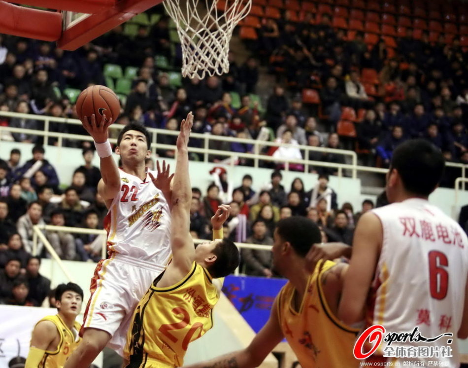 2025年09月30日 08:26:22懂球帝                 德國足球名宿、拜仁慕尼黑董事會成員魯梅尼格再度發(fā)聲，呼吁歐足聯(lián)UEFA）和國際足聯(lián)FIFA）采取措施，遏制歐洲足球在薪資
