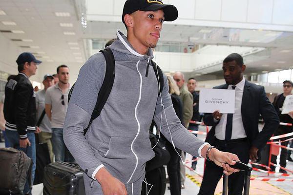 ??伊卡爾迪罵旺達(dá)出軌的前隊(duì)友為“黑猩猩”，被指責(zé)種族歧視