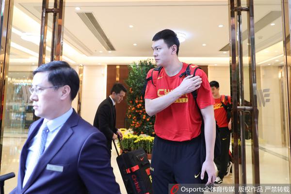 美記：太陽已裁掉沙克爾福德 球隊獲得后者G聯(lián)盟參賽資格