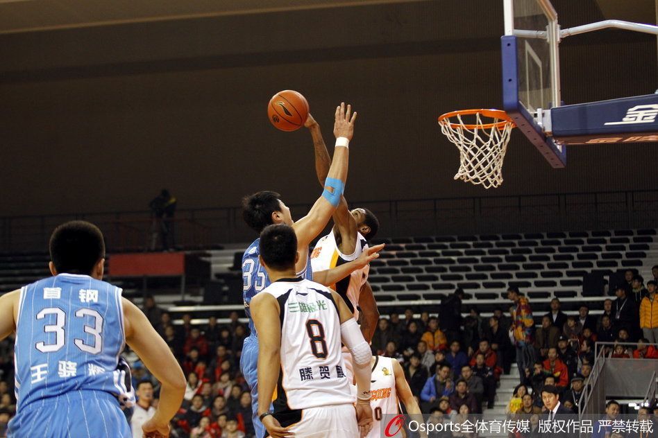 浙江vs成都：三外援PK四外援，王鈺棟、胡荷韜首發(fā)，韋世豪缺陣