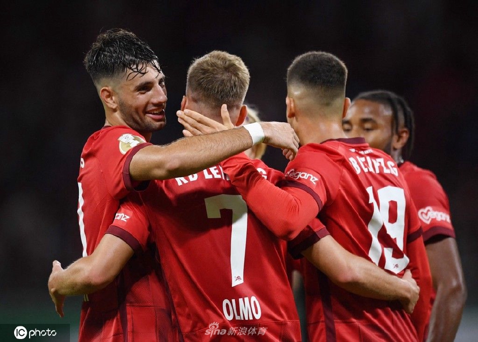 [流言板]萬箭穿心！大洛撿板命中三分，雄鹿半場12記三分領(lǐng)先19分