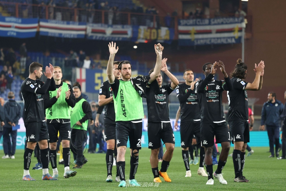 絕殺利物浦！馬奎爾全場數(shù)據(jù)：評分9.9！解圍8次 爭頂5次成功