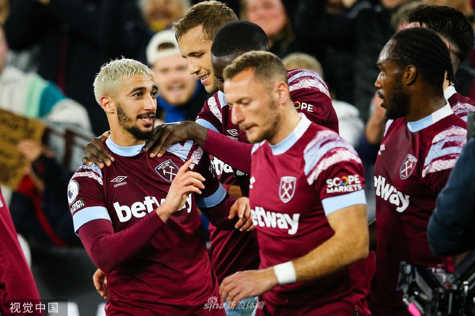 河西的第一個(gè)萬事知名為“駱駝鈴鐺”，需先傳送到駱駝驛和NPC阿祥對話。對話后在附近的土墻上，找到駱駝鈴鐺。之后重返阿祥所在處交付，再去白頭城的箱子上找到乾坤餅。接著回到駱駝驛調(diào)查倒地的駱駝，就能完成任
