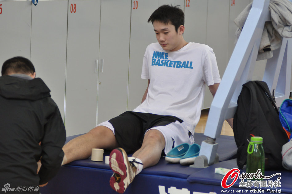 曼晚記者自嘲：至少曼聯(lián)只需要18分就到40分，以確保保級了