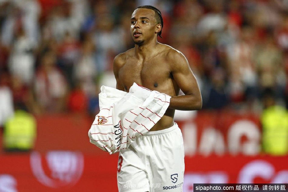 續(xù)5年&漲薪近10萬鎊！阿瑪?shù)乱粋€星期前剛續(xù)約，今日便戴帽救主