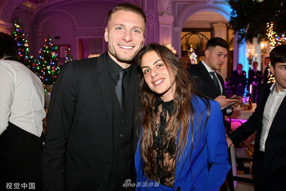 馬卡：巴薩球員賽后未洗澡更衣，直接乘坐巴士離開球場