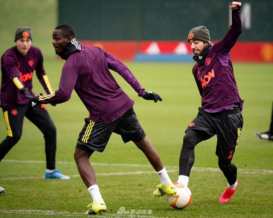 兩記高難度三分！哈登首節(jié)4中2，三分3中2，得到7分1板1助攻