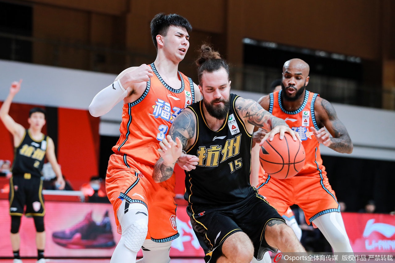 在蔚藍檔案的世界里，不破蓮華是一位極具特色的角色，掌握她的玩法攻略能助你在游戲中更順暢地馳騁。蔚藍檔案不破蓮華介紹不破蓮華是一名強大的支援型角色。她擁有獨特的技能機制，能為團隊帶來諸多增益效果。其技能
