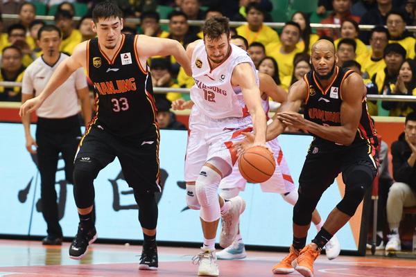 維埃里：我們需要耐心等待，齊沃一定會做得很好，讓我們拭目以待