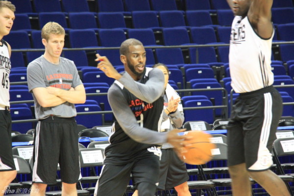 羅馬諾：迪薩西與維拉談妥個人條款，熱刺也與球員接洽