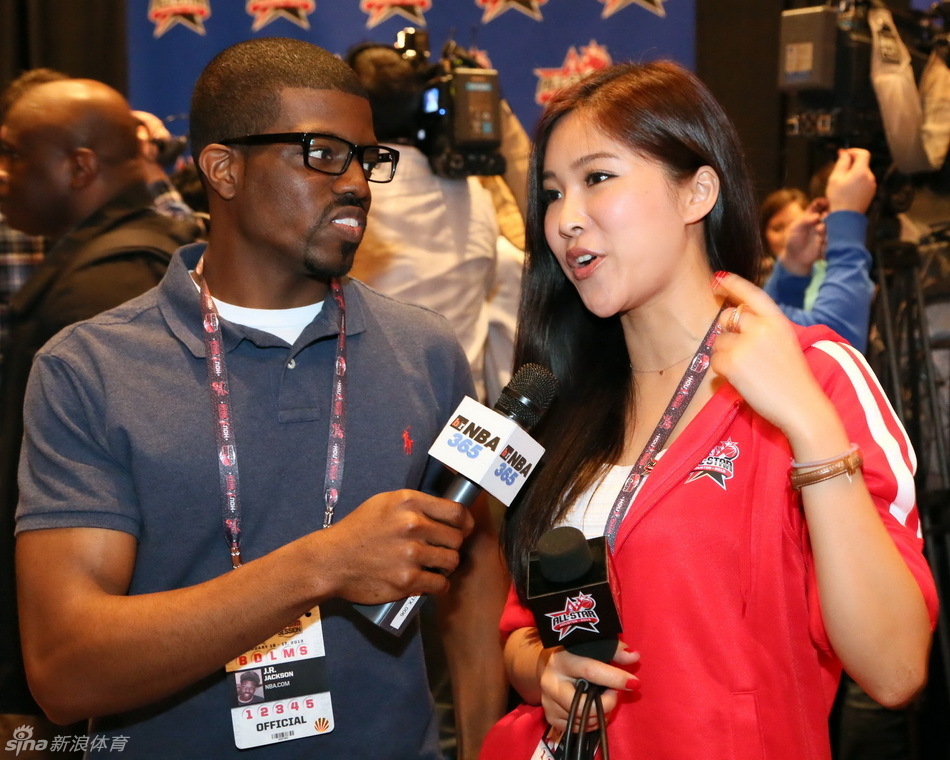 阿莫林談B費(fèi)攤手：有時(shí)觀感不好&我會(huì)幫他，他對(duì)我們太重要了