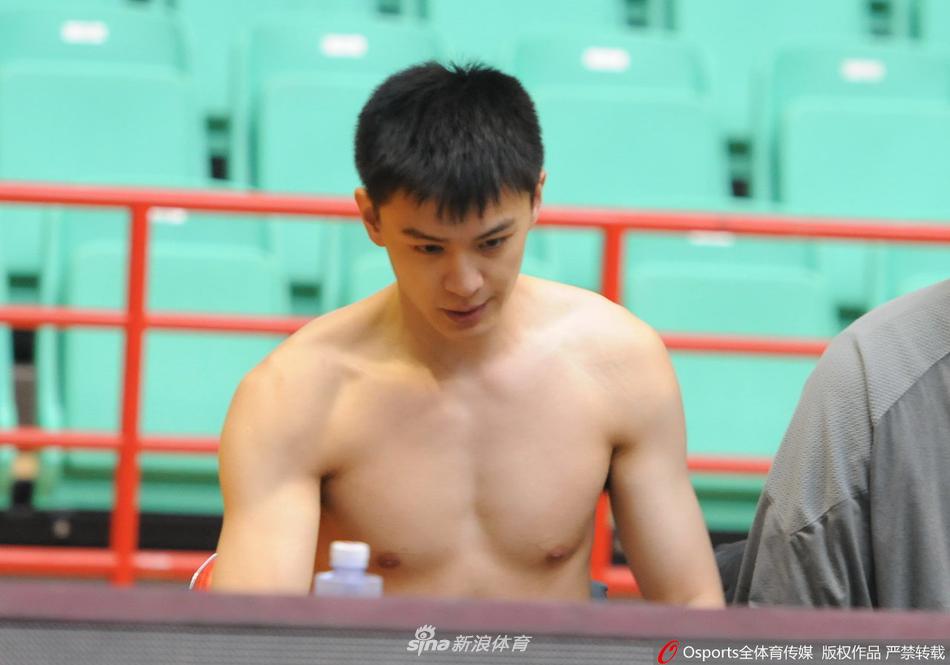 英超開賽以來3勝3平不敗高居第2！水晶宮的這套3421，真有說法！