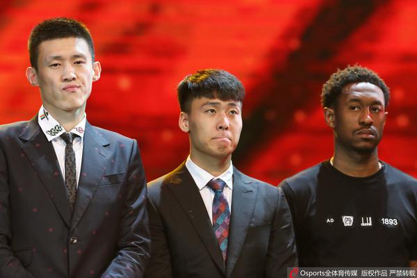 費迪南德：德里赫特的位置已不可撼動，現(xiàn)在他各方面都很穩(wěn)健