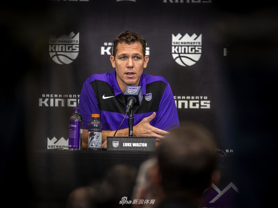 NBA球星夫婦穿搭：庫里、詹姆斯夫婦居家低調 科比瓦妮莎郎才女貌