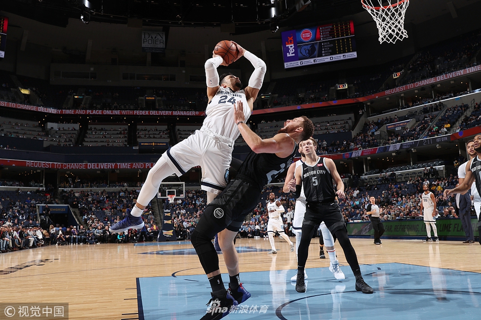 嘟嘟可爆轟大亂斗提供了三種預(yù)設(shè)對局玩法，玩家可以進入其中任意一種，想獲取盡可能高的分數(shù)首先要了解分數(shù)的來源，大概可以分為兩類，一類是完成與排名獎勵，還有一類是對局參與度獎勵，成功完成對局能獲得基礎(chǔ)四百
