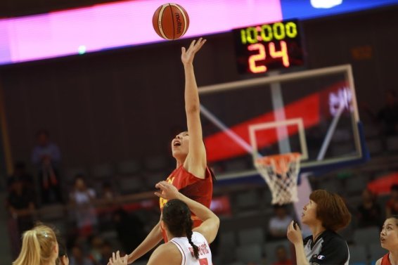 塞梅尼奧：足球界應采取更多措施解決種族主義問題