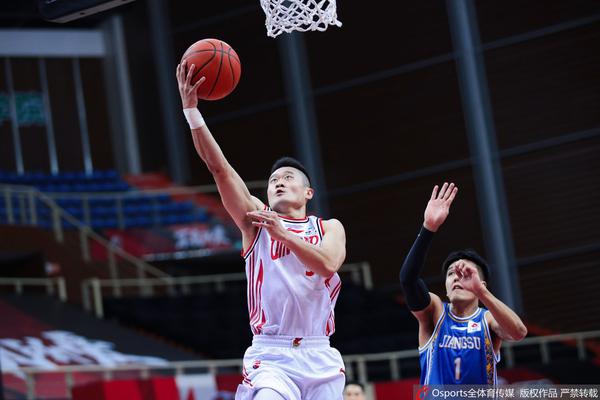 內(nèi)格雷多：皇馬總體來說開局很出色 以前就看出阿隆索會是好教練