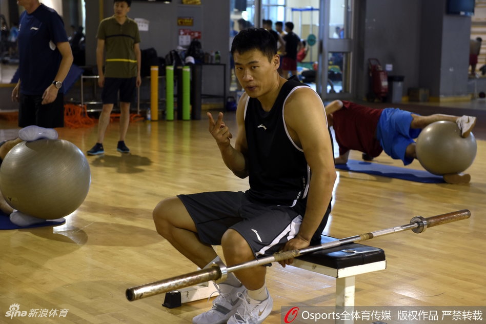 內維爾：紐卡前半小時就鎖定勝局，隨后的60分鐘他們控制了比賽