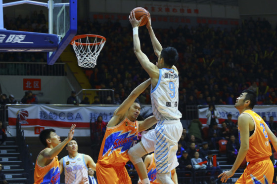 詹姆斯宣布明天要宣布重要決定？莫蘭特現(xiàn)身評論區(qū)：不