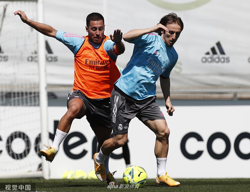 終于破僵！特羅薩德破門，加布里埃爾頭球助攻