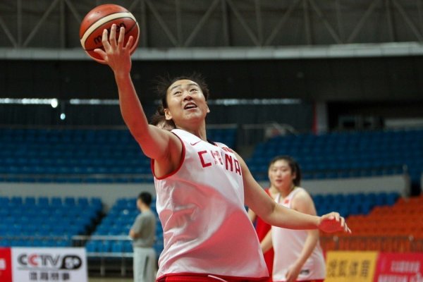 直播吧9月8日訊 球鞋媒體kixstats發(fā)布了WNBA球員在八月份上腳球鞋總時長的排名，布克簽名鞋Book 1以3742分鐘斷檔領先。第二的是Nike的團隊鞋款GT Cut 3，第三的是科比的Kob
