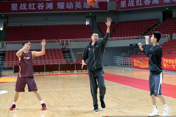 名記：76人與格萊姆斯的團隊正就一份一年合同的具體金額進行磋商