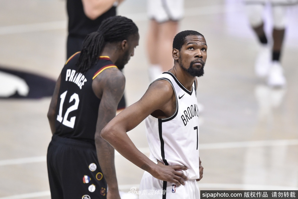 DFS：范德比爾特和伍德都快回歸了，我會幫AD拼搶前場籃板