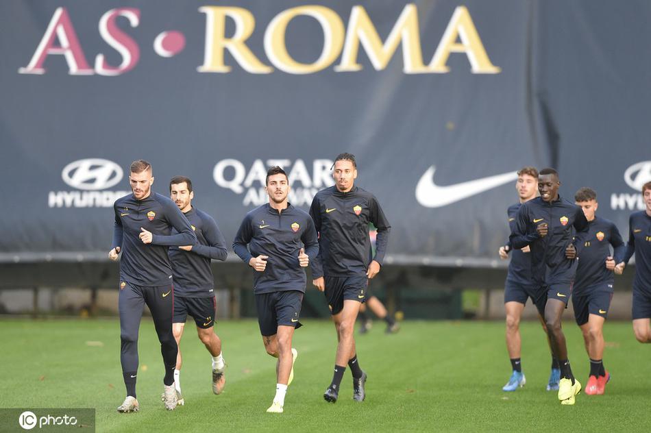 埃貝爾：我們未來也希望和凱恩繼續(xù)合作；魯梅尼格是足壇偉人