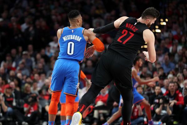 隊報：姆巴佩和科納特均有傷在身，報到后將接受法國隊隊醫(yī)的評估