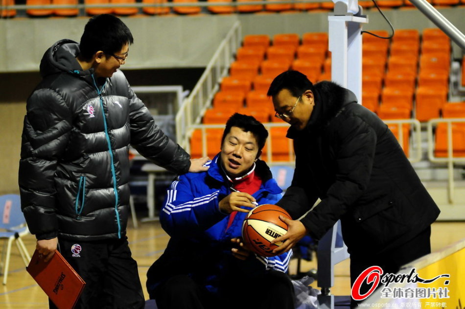 [流言板]太激烈！快船戰(zhàn)勝籃網取得2連勝，排名超越湖人升至西部第5