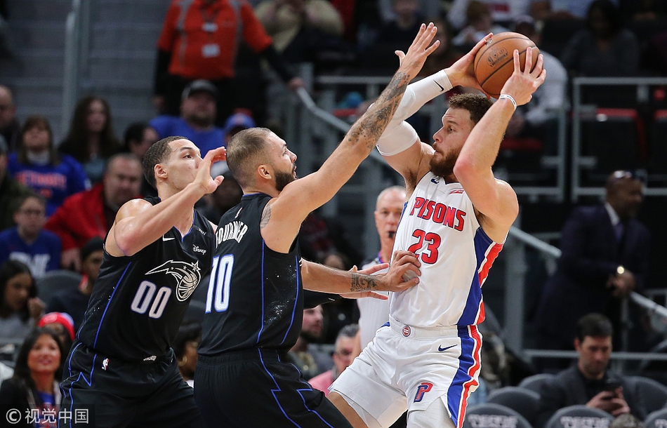 2025年09月16日 04:26:05懂球帝                 拜仁后衛(wèi)博埃透露，他的兒時偶像是英格蘭后衛(wèi)沃克。 法國媒體CANAL+ Foot發(fā)布了他們與拜仁后衛(wèi)博埃的聊天截圖。 他
