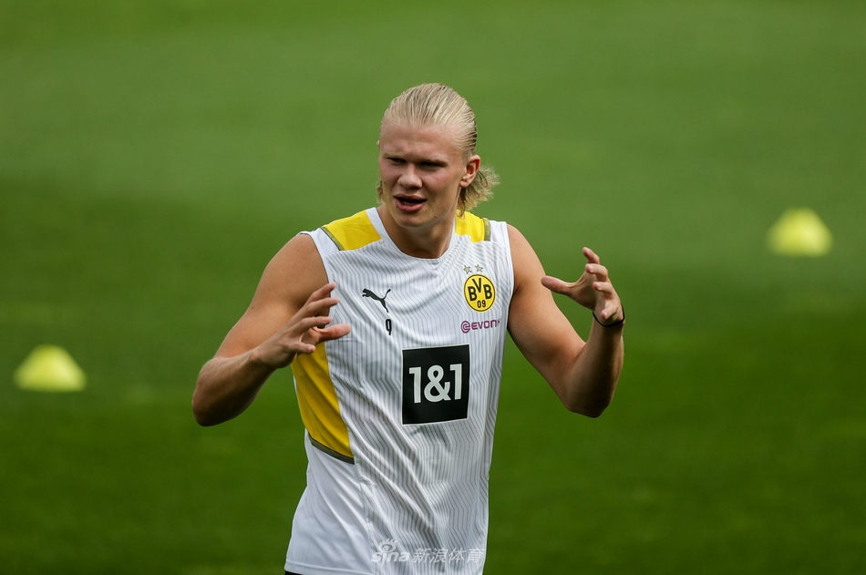 霍伊倫：丁丁助攻我歐冠雙響完全不在我2025年的預(yù)期清單里