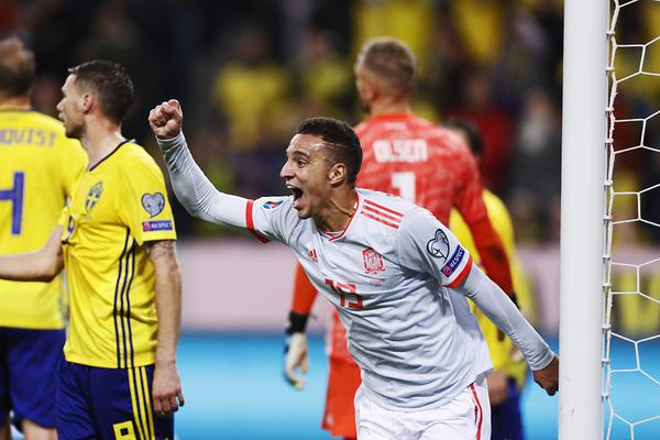 《無限暖暖》木制路燈設(shè)計圖需要拍照獲得，很多玩家不知道在哪里，快來和九游一起看看，木制路燈設(shè)計圖獲得位置吧。《無限暖暖》木制路燈設(shè)計圖獲得方法：1、木制路燈在捕蟲小屋，傳送到捕蟲小屋，到下圖所示位置：
