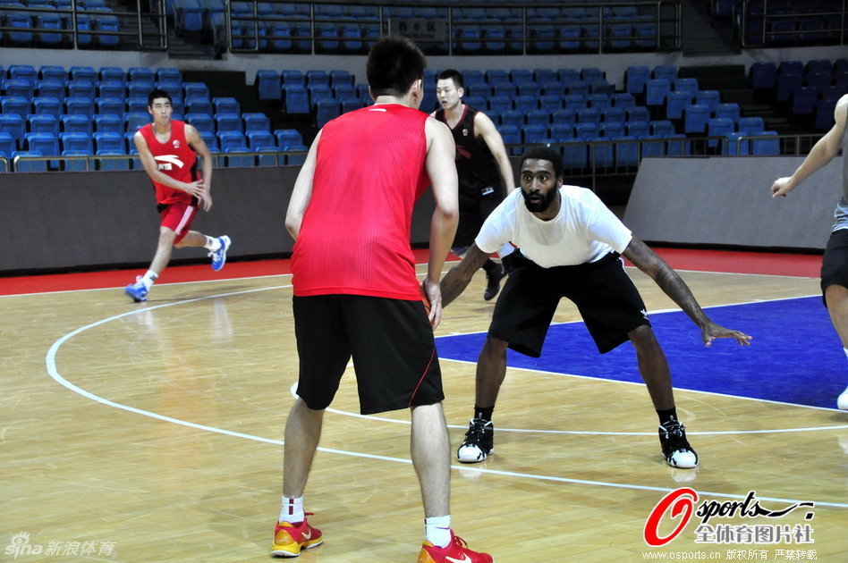 郵報：拉門斯已給曼聯(lián)隊友留下深刻印象，獲老門將希頓高度評價