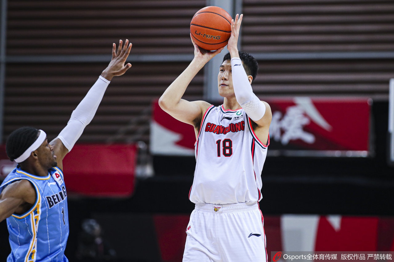 [流言板]發(fā)揮出色！普爾第1節(jié)7投4中，砍下12分1助攻