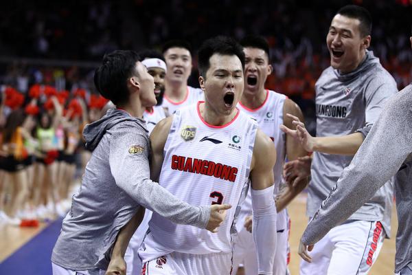 [流言板]全面表現(xiàn)！約基奇得到29分10籃板13助攻，砍下三雙