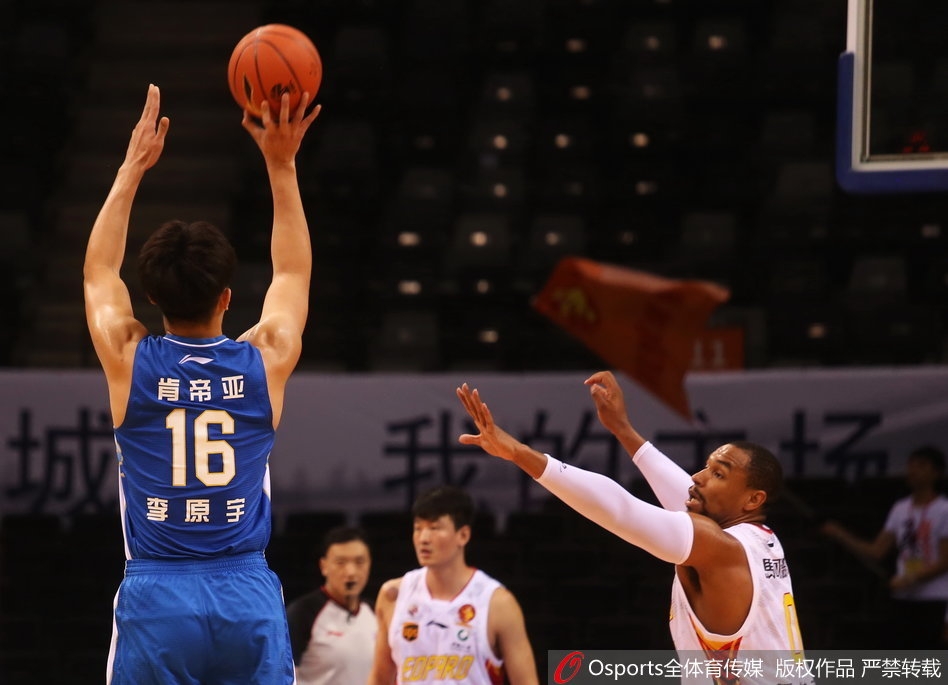 提起回合制網(wǎng)游，總有一批玩家對其情有獨鐘。這類型的游戲無需手忙腳亂的操作，只需在策略博弈中享受慢節(jié)奏樂趣，無論是好友組隊刷副本、圍坐聊天論江湖，還是獨自培養(yǎng)心儀寵物、打磨裝備，都能找到屬于自己的松弛感
