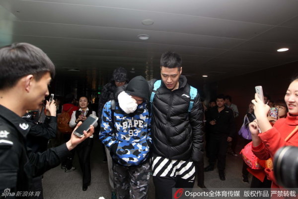TA：阿森納有意李剛?cè)剩屠璨粫p易出售