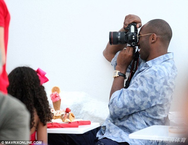 費迪南德談賴斯和凱塞多：前者進攻能力更強，后者防守更出色vivian                                                                20
