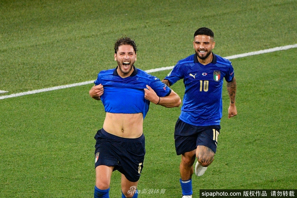 直播吧10月2日訊 據(jù)名記Shams報道，受限制自由球員格萊姆斯將接受一份1年價值870萬美元的資質(zhì)報價，重返費城76人。至此，今夏最值得關注的四位受限制自由球員全部完成了簽約：吉迪4年1億，庫明加2
