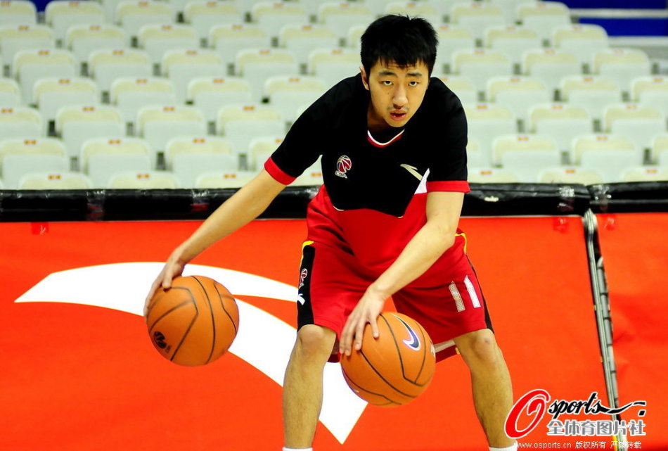 意大利終于破僵！基恩頭球破門，雷特吉靈巧助攻