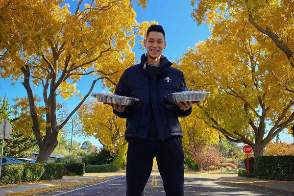 內(nèi)維爾：B費絕對是曼聯(lián)最優(yōu)秀的球員，但不適合踢后腰