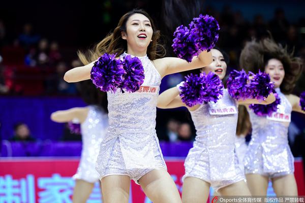 每體：巴德吉入選國家隊有望首秀，瑞典主帥稱贊他的能力和斗志