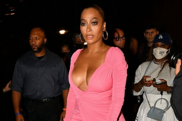 記者：奧爾莫右腿肌肉輕微撕裂，將缺陣兩到三周