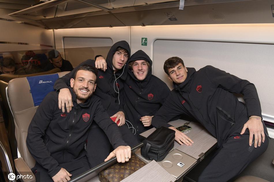 光巡第三場總決賽查特菲爾德59桿領(lǐng)先 竇澤成T2